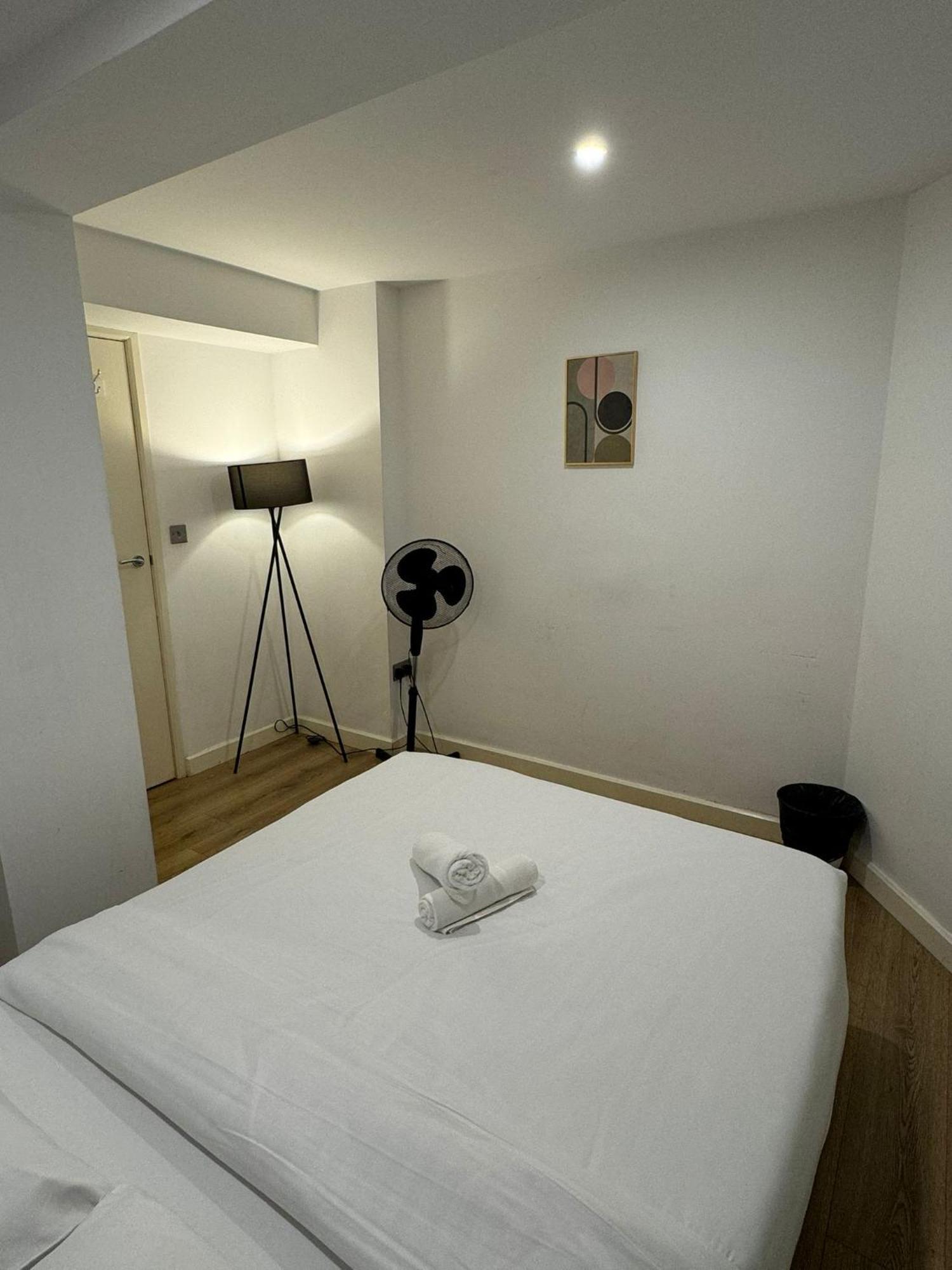 Cozy Two Bedroom Apartment Sleeps 6 Near Camden Market Hw10 London Bagian luar foto