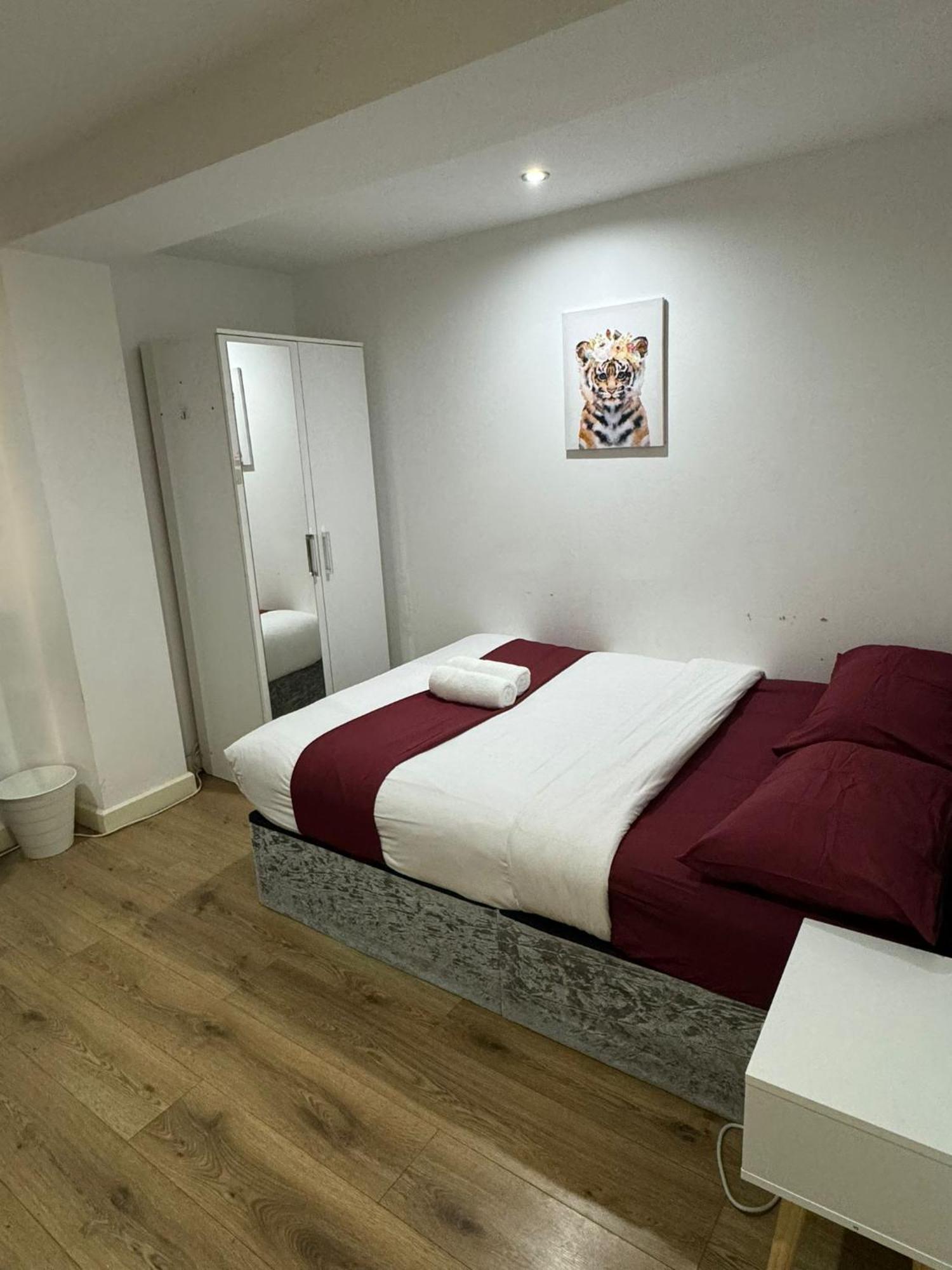 Cozy Two Bedroom Apartment Sleeps 6 Near Camden Market Hw10 London Bagian luar foto