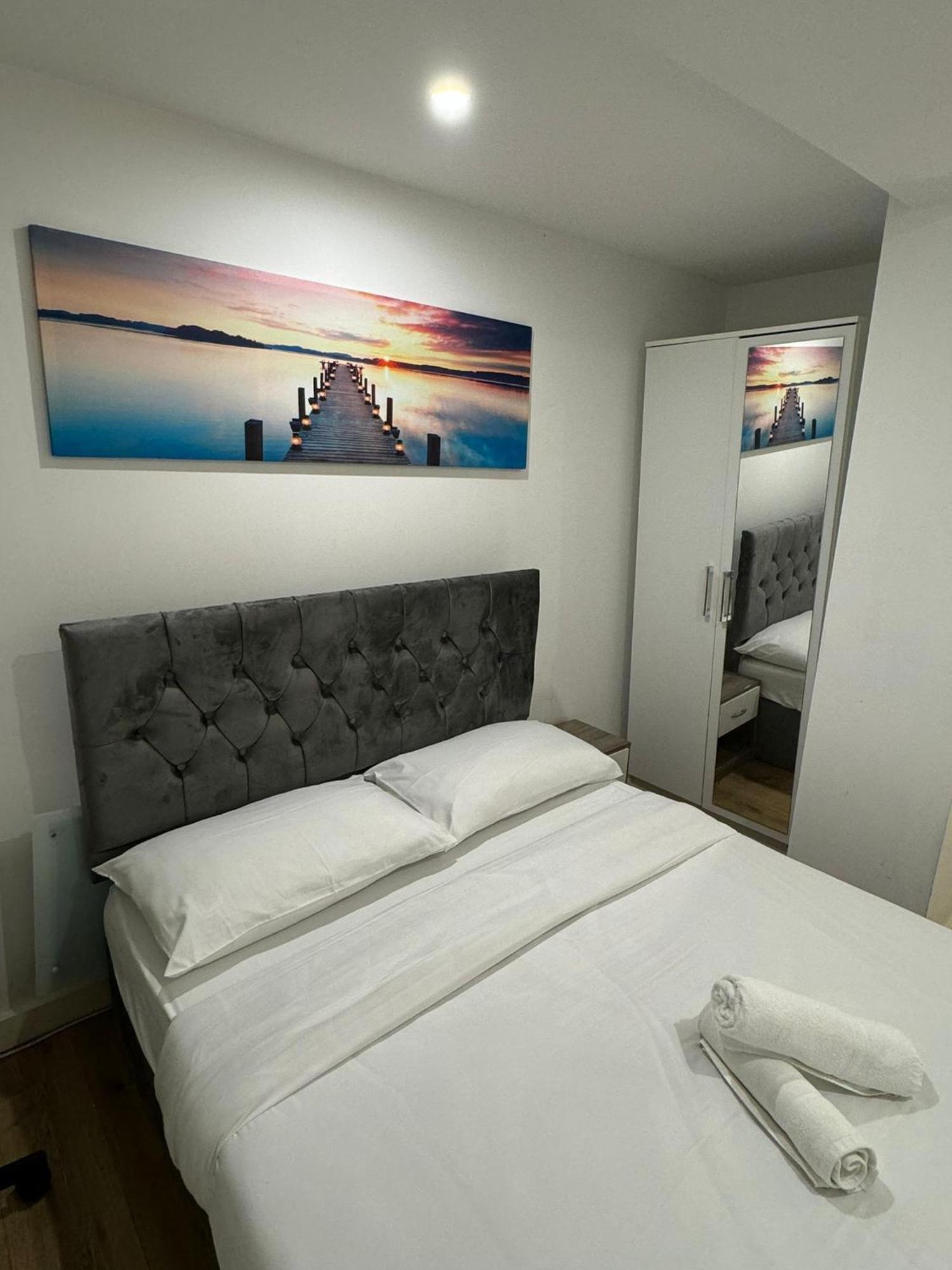Cozy Two Bedroom Apartment Sleeps 6 Near Camden Market Hw10 London Bagian luar foto